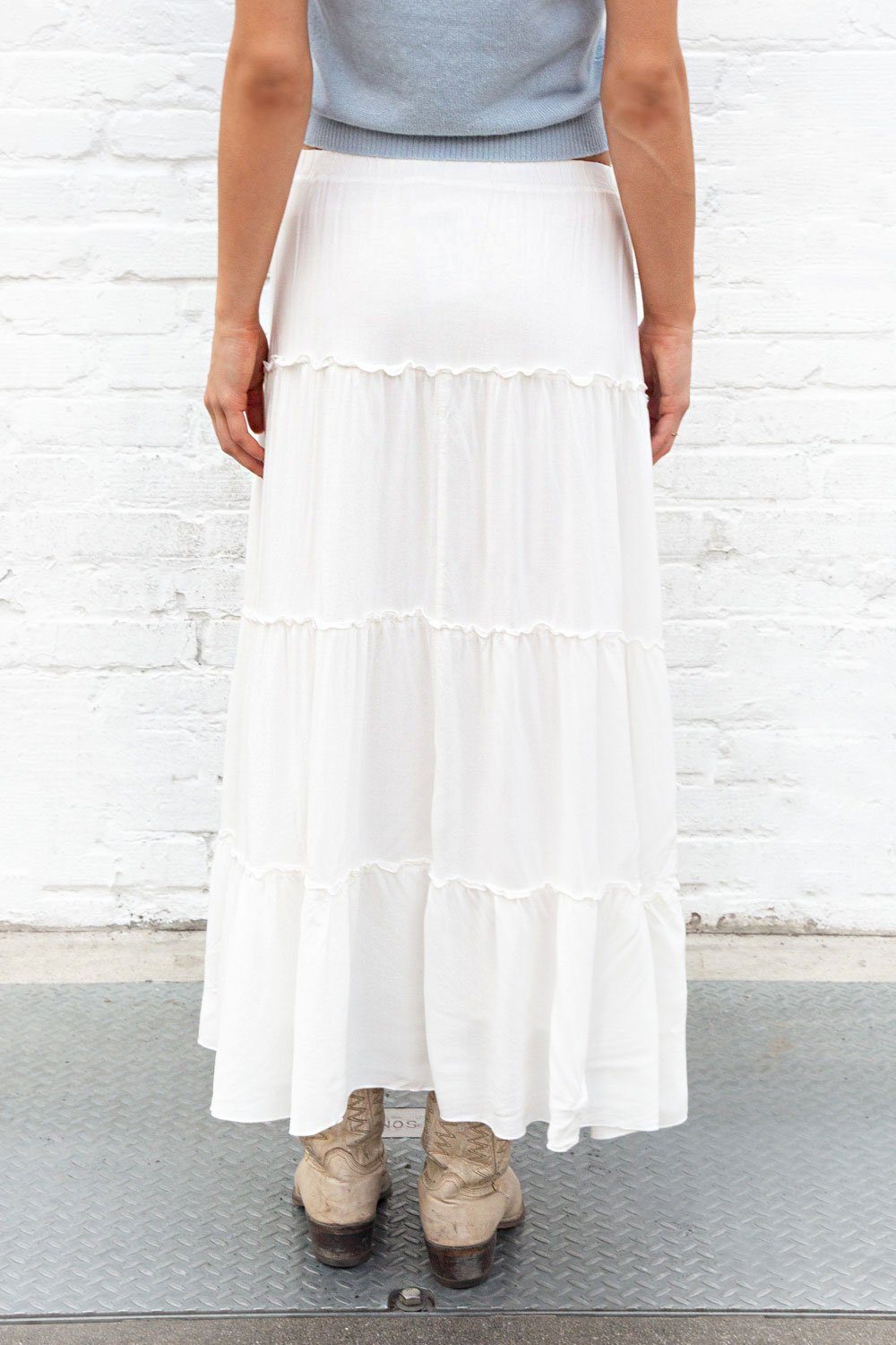 Brianna - White skirt, black top @iMGSRC.RU